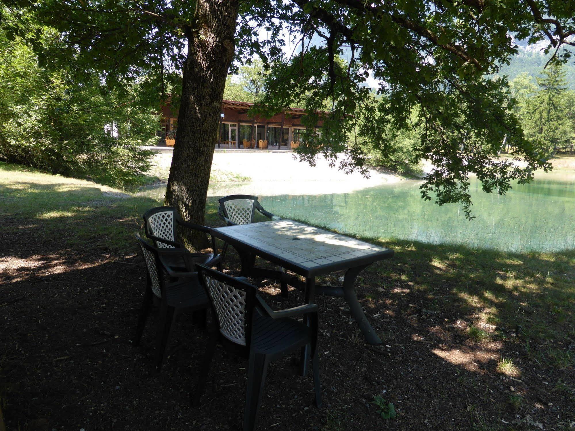 Camping L'Ecureuil - Mont-Blanc Village Domancy Exterior photo